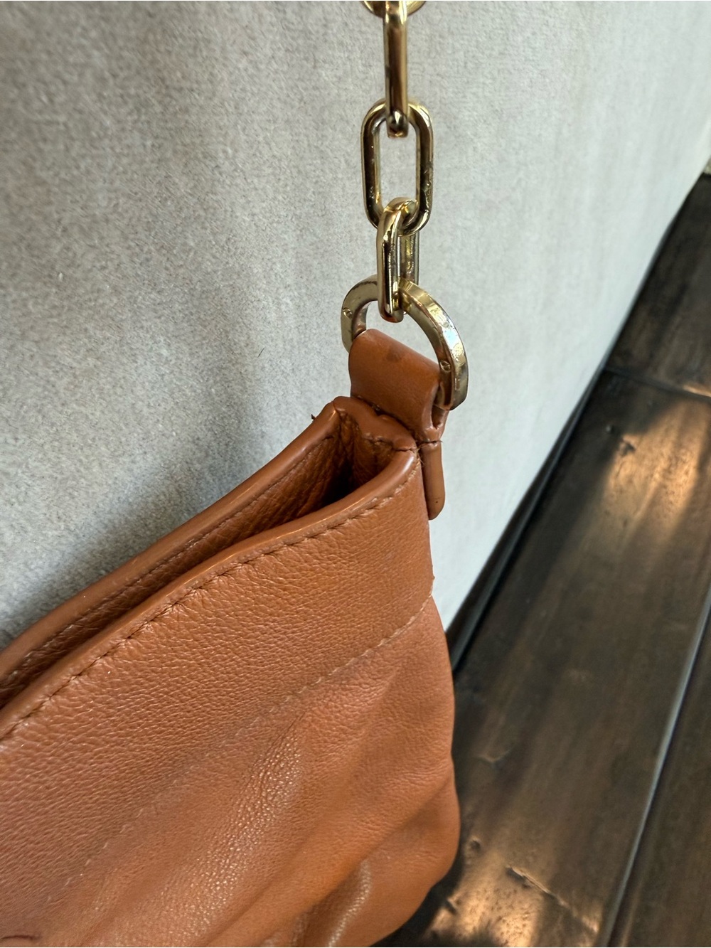 Tory Burch Tan Leather Shoulder Bag with Gold & Leather Chain Strap - Picture 4 of 10